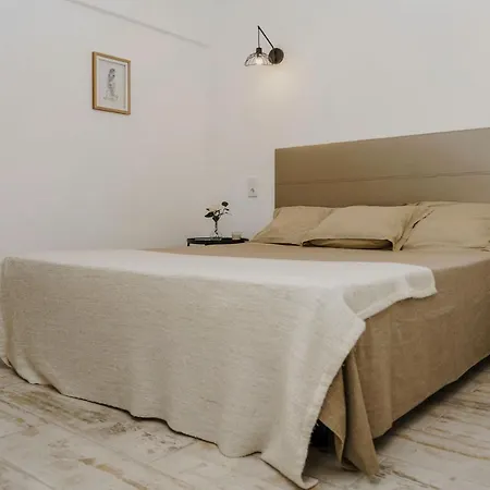 Maresia's - 200 Meters From Oura - By Bedzy *