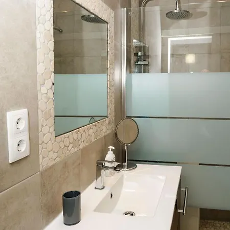 Maresia's - 200 Meters From Oura - By Bedzy Apartment