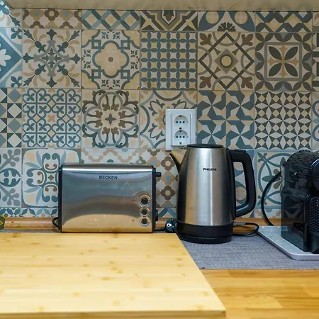Maresia's - 200 Meters From Oura - By Bedzy Apartment